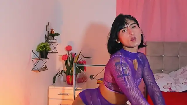 nahomi28  online show from 11.15.25