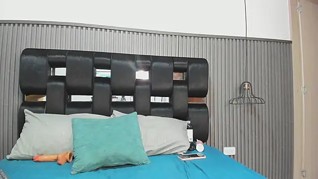 Snapshot of NhoanBrunette chatting on 01.17.26 NhoanBrunette online show from 01.17.26