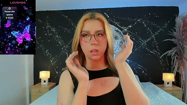 JanneBlossom  online show from 12.13.25