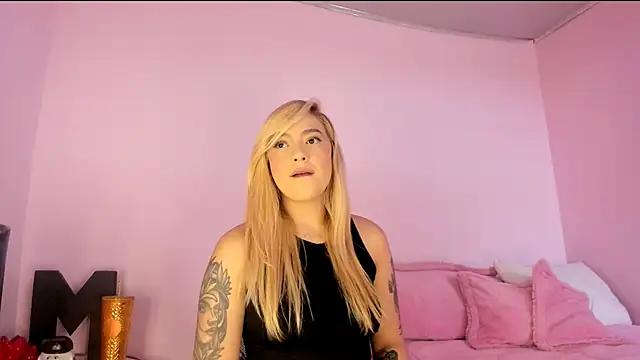 sylvanaLayton online show from 11.26.25