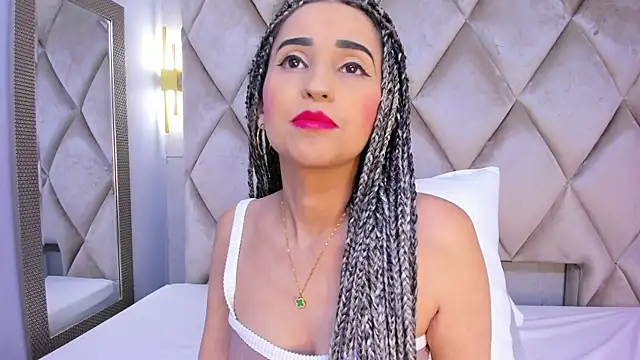 violett rabbit  online show from 12.05.25