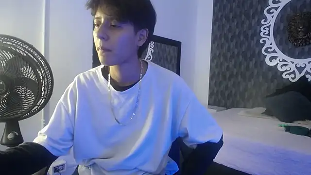 Ghost  Girl  online show from 11.02.25