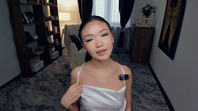 Snapshot of OnieClose chatting on 11.15.25 OnieClose online show from 11.15.25