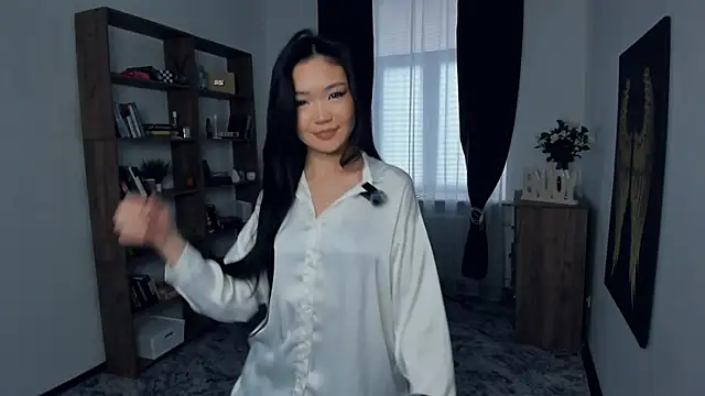 Snapshot of OnieClose chatting on 12.02.25 OnieClose online show from 12.02.25