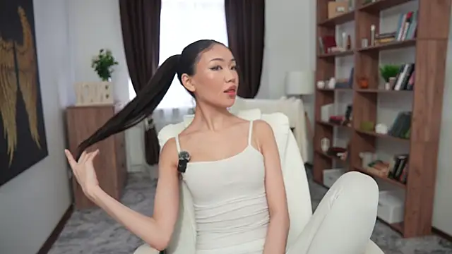 Snapshot of OnieClose chatting on 12.15.25 OnieClose online show from 12.15.25