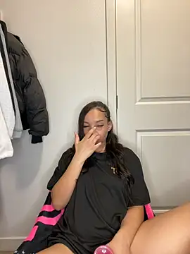 nikkiloveee online show from 12.03.25