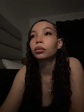 nikkiloveee online show from 04.22.26