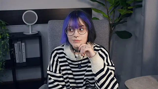 KellePourier online show from 10.27.25