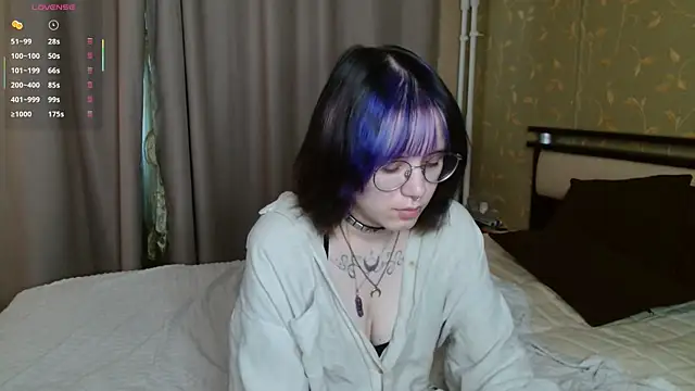 Snapshot of KellePourier chatting on 07.16.26 KellePourier online show from 07.16.26