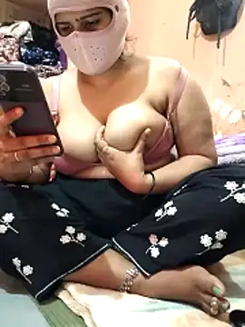 Snapshot of CUTE-GIRL-1 chatting on 02.03.26 CUTE-GIRL-1 online show from 02.03.26