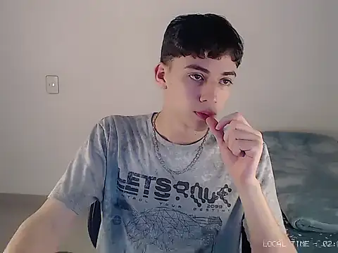 Sett 01 online show from 11.04.25