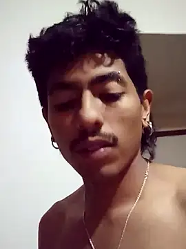 SkinniYamo online show from 04.21.26