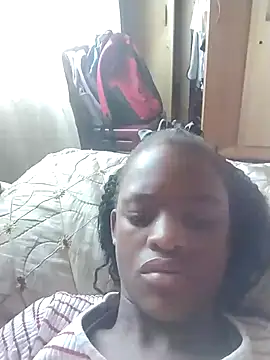 Snapshot of Blondecurv24 chatting on 10.31.25 Blondecurv24 online show from 10.31.25