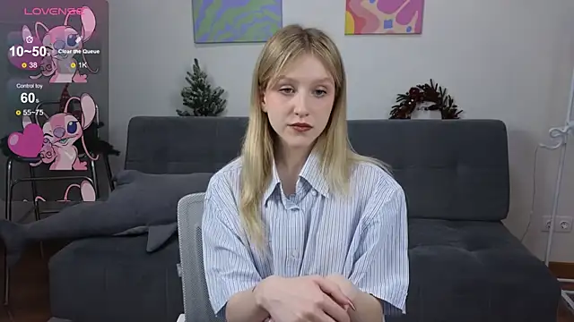 KissChristie   online show from 12.18.25