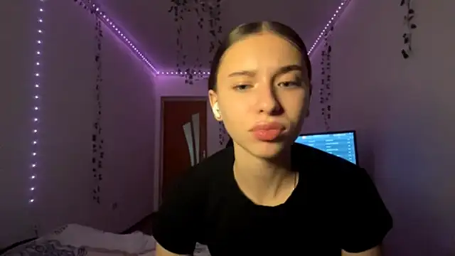 LilithFlamey online show from 11.17.25