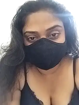 Snapshot of girl999 chatting on 10.31.25 girl999 online show from 10.31.25