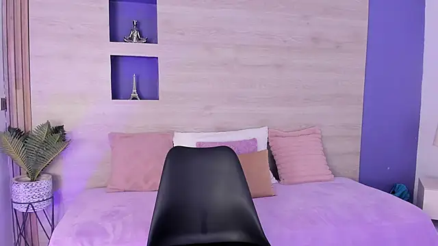 Hillary hott online show from 11.08.25