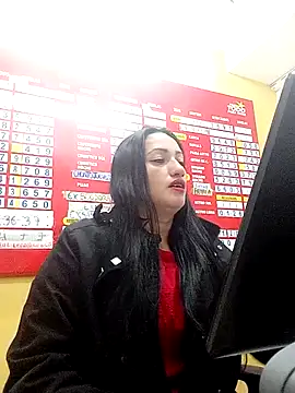 Snapshot of Danaluna chatting on 11.14.25 Danaluna online show from 11.14.25