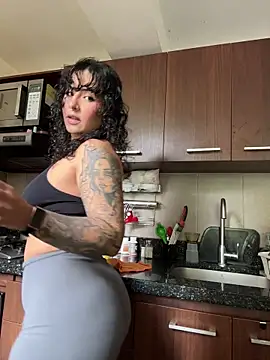 SugarTroubl33 online show from 12.16.25