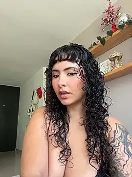 SugarTroubl33 online show from 04.04.26