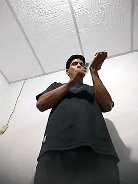 Alex Sweeting online show from 11.25.25