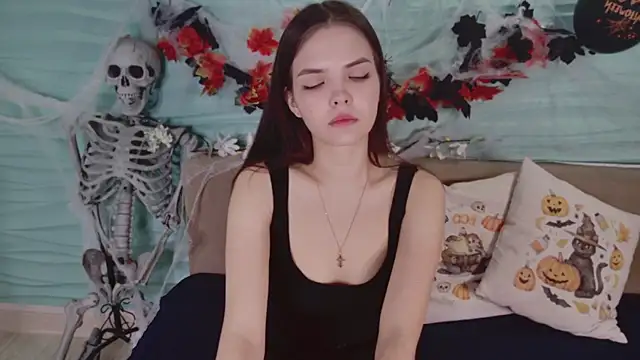 Snapshot of BabyShy- chatting on 11.03.25 BabyShy- online show from 11.03.25