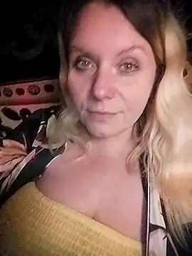 Lana-murr online show from 10.31.25