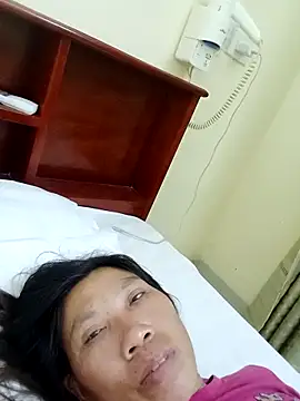 bella-la online show from 11.17.25