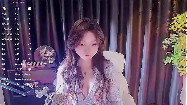 Yiluo95 online show from 11.09.25