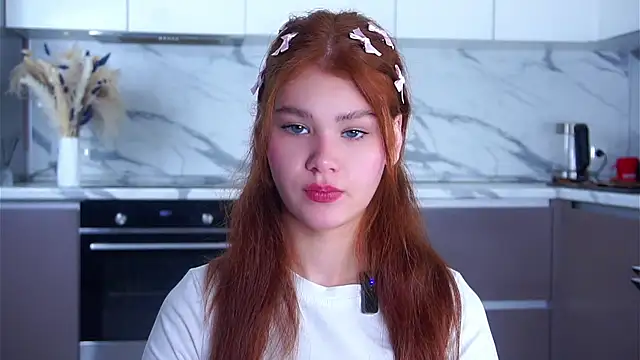 YettaCalabria online show from 12.19.25