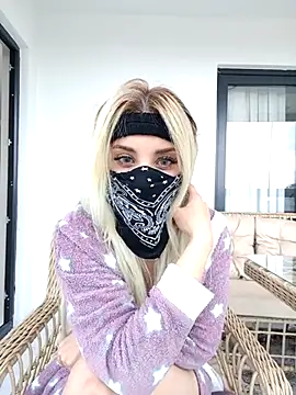 Snapshot of Sweet_xxBuse chatting on 01.18.26 Sweet xxBuse online show from 01.18.26