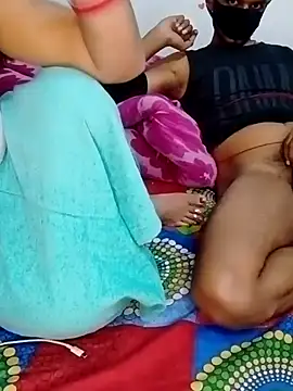 hot couple 000 online show from 02.20.26