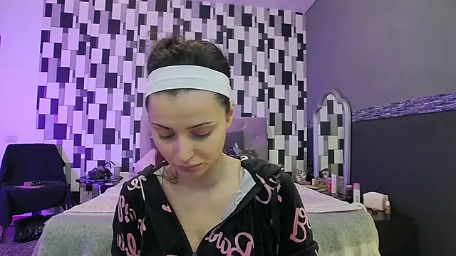 venusinylons online show from 11.27.25