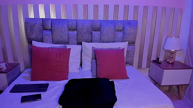 Scarlett  lace online show from 10.31.25