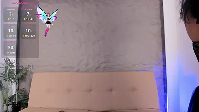 Snapshot of Angy-Avila chatting on 10.30.25 Angy-Avila online show from 10.30.25