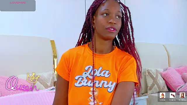 Snapshot of LilithMiller_ chatting on 04.21.26 LilithMiller online show from 04.21.26