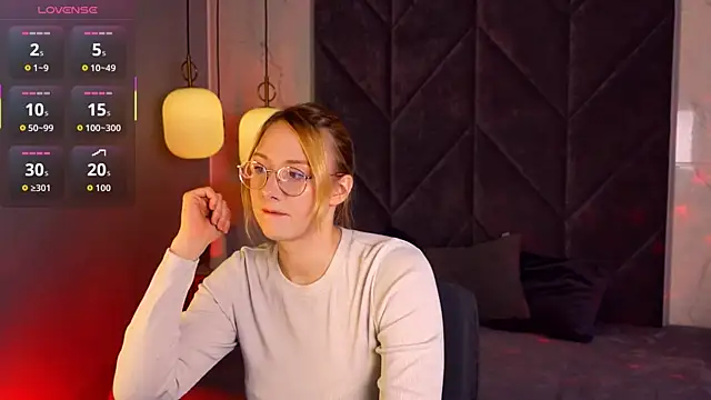 Liana Ln online show from 12.21.25