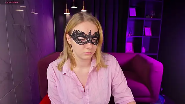 Liana Ln online show from 01.19.26