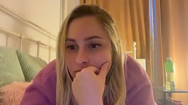 Snapshot of EngelHelene chatting on 05.09.26 EngelHelene online show from 05.09.26