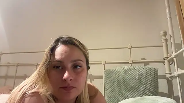 Snapshot of EngelHelene chatting on 06.10.26 EngelHelene online show from 06.10.26