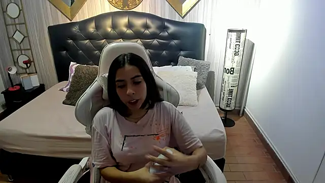 shirley sweet  online show from 11.02.25