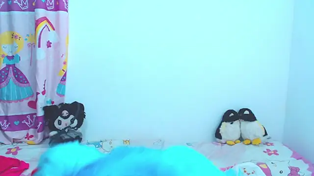 Snapshot of Miiku_kita chatting on 10.31.25 Miiku kita online show from 10.31.25