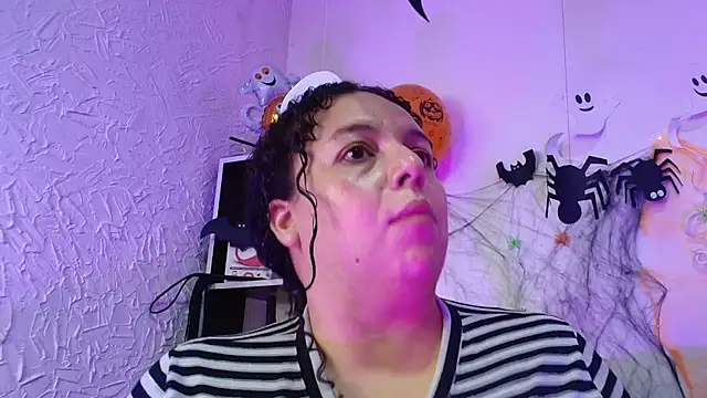 Natasha Amber online show from 10.30.25