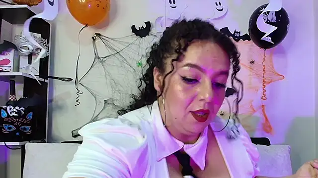 Natasha Amber online show from 10.31.25