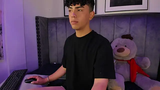 Niick Twiink online show from 11.04.25