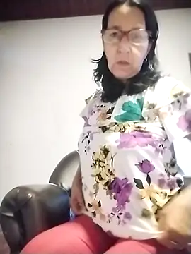 Snapshot of MaryHottiee chatting on 11.14.25 MaryHottiee online show from 11.14.25