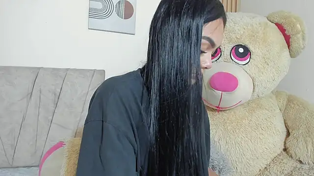 little emiily  online show from 11.21.25