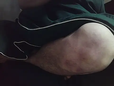 Snapshot of Stripholyday chatting on 11.10.25 Stripholyday online show from 11.10.25