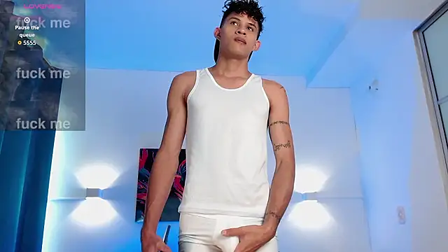 KamiSuarez online show from 02.17.26