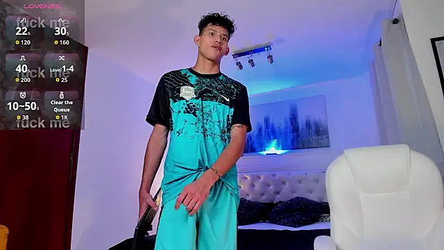 KamiSuarez online show from 02.24.26